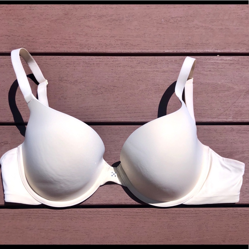 Ambrielle Nude/Natural Underwire Bra (size 36d)